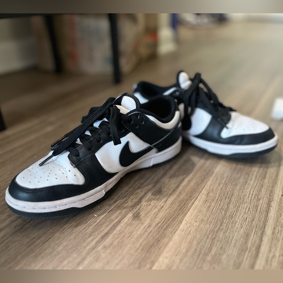 Nike Dunk Low Shoes - Picture 7 of 7